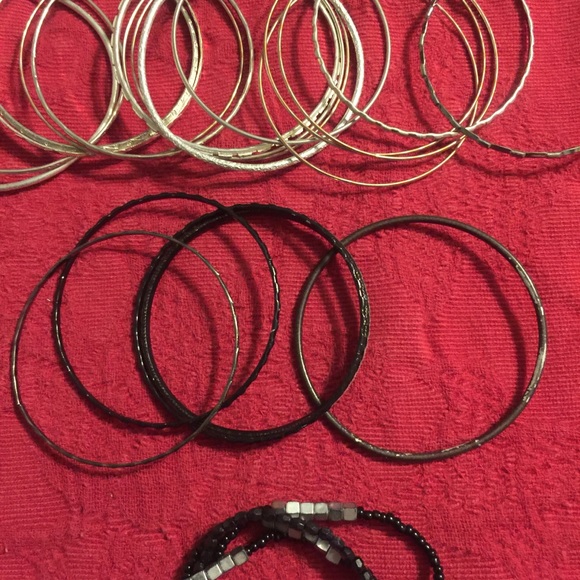 Bangles, bangles, bangles! - Picture 6 of 7